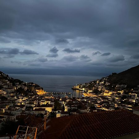 The Home Overlooking The Harbor Hydra  Eksteriør billede
